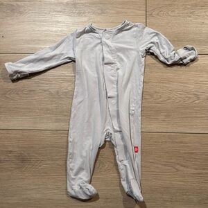 Magnetic Me Footy - Light Grey 0-3 month